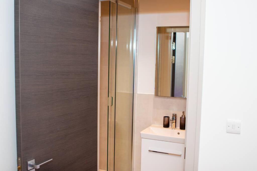 Stunning 1-Bedroom Flat In London! Londres Exterior foto